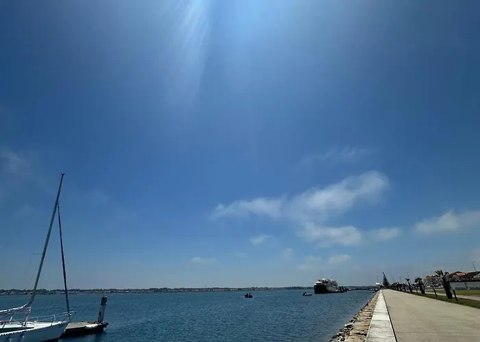 Premium & Pool Apartment